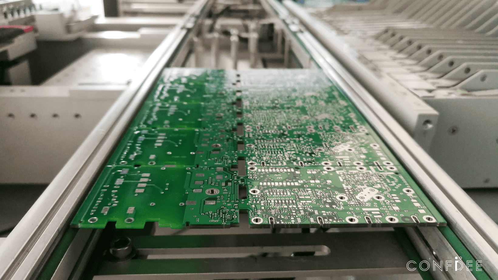 PCB : « La pénurie mondiale de tissu de fibre de verre persiste », alerte Confidee